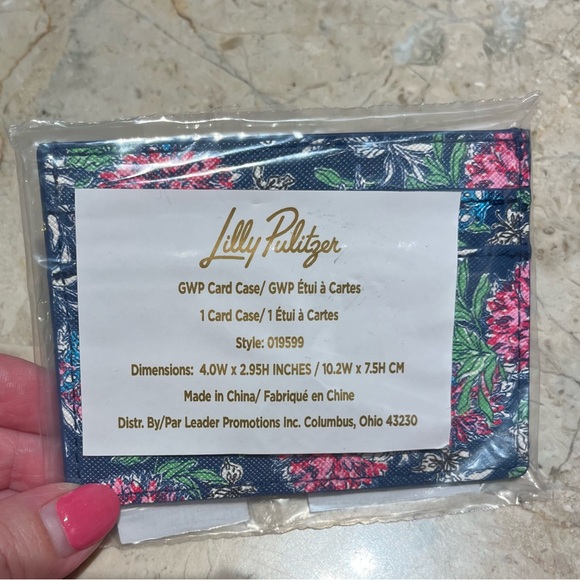 NWT/GWP Lilly Pulitzer Navy Floral Card Case - Picture 1 of 6